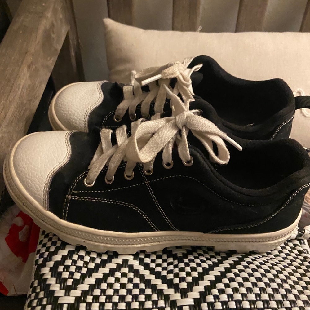 Skechers Roadies size W7